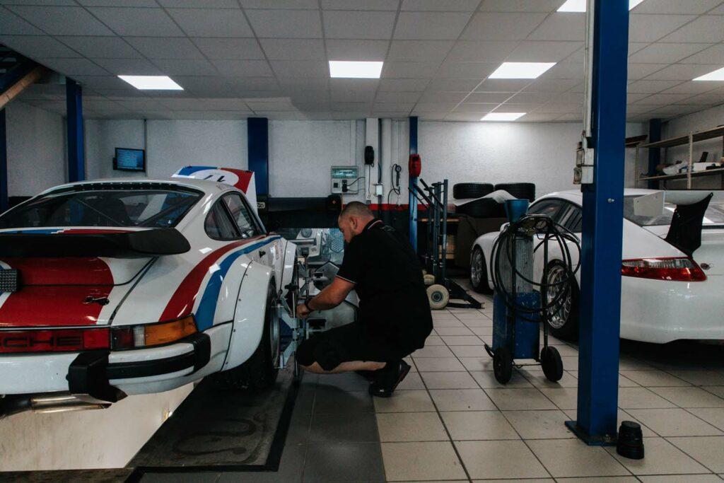 2B Autosport, atelier d'entretien et préparation Porsches