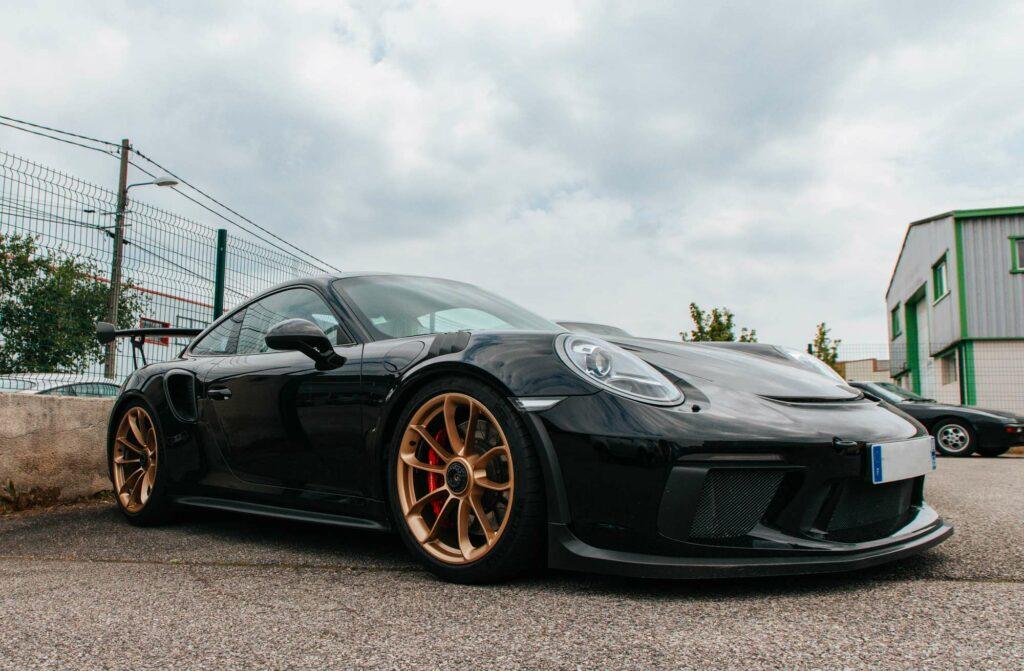 Atelier automobile Porsches La Ravoire